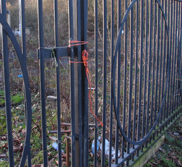 Freshford Mill Gates with no padlock